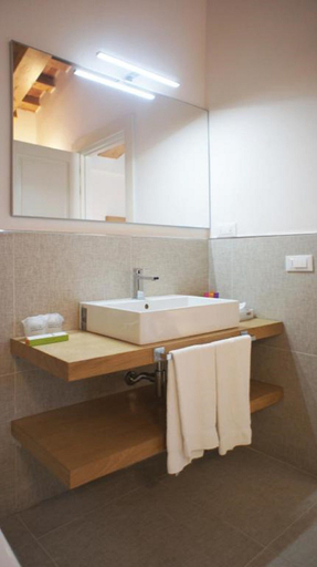 Bathroom 5, Villa Tolomei Hotel & Resort, Florence