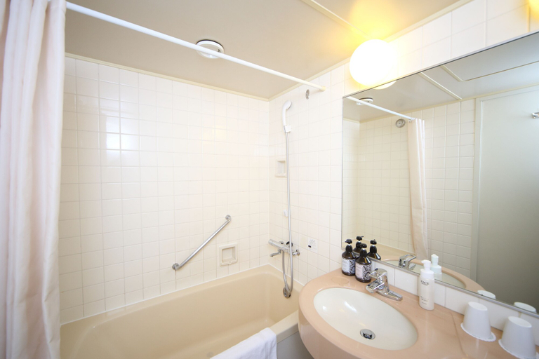 Bathroom 4, Hotel International House Osaka, Osaka