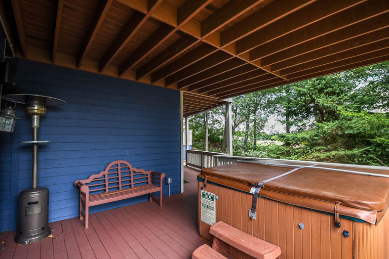 Others 5, Bluebird Daze 4 Bedroom House, Garrett