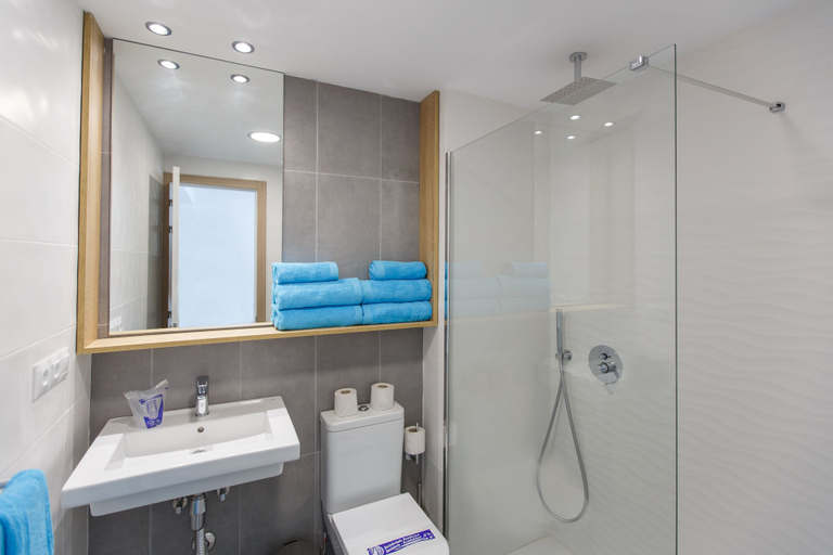 Bathroom 4, Apartamentos Walhalla, Las Palmas