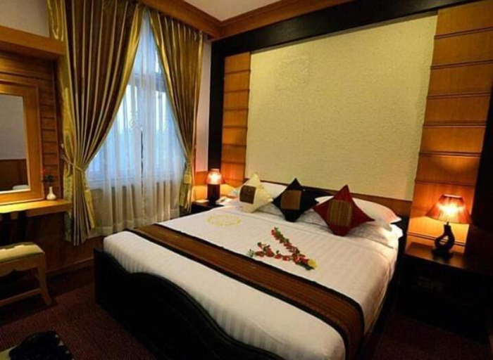 Bedroom 2, Shwe Kyun Hotel, Taunggye