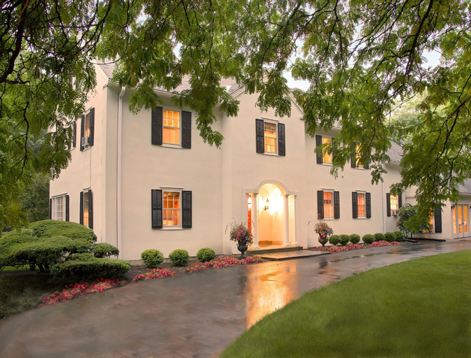 10 Fitch Luxurious Romantic Inn, Cayuga