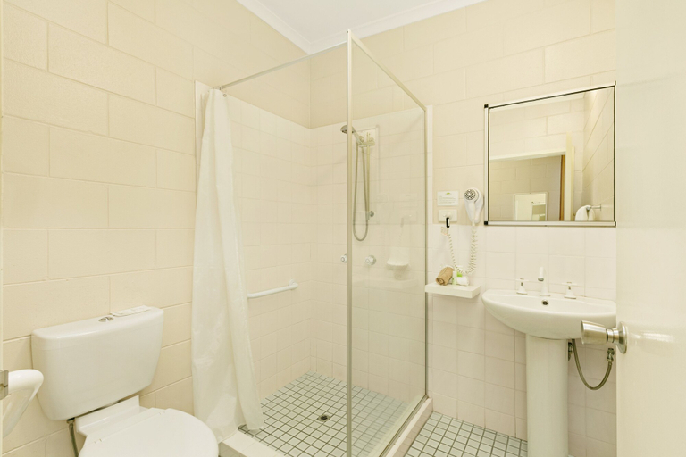 Bathroom 3, Demi View Motel, Douglas