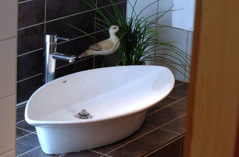 Bathroom 5, Hotel Wictoria, Mariestad