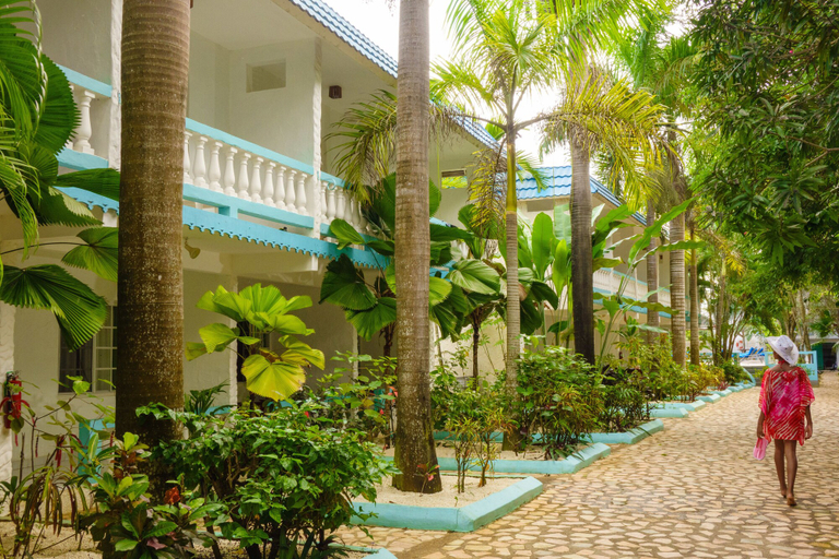 Exterior & Views 2, Legends Beach Resort