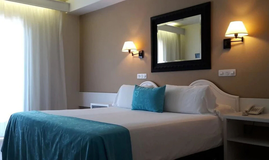 Bedroom 3, Hotel & Spa La Terrassa, Girona