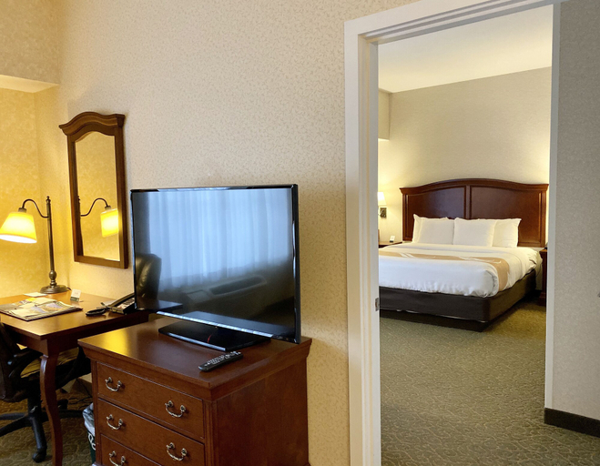 Bedroom 3, Maine Evergreen Hotel, Ascend Collection, Kennebec