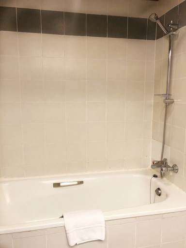 Bathroom 3, KP Grand Hotel Chanthaburi, Muang Chanthaburi