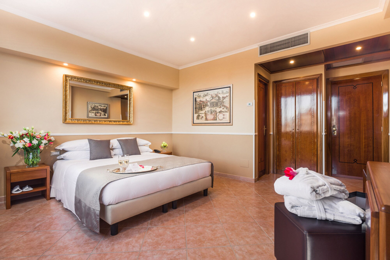 Bedroom 2, Raeli Hotel Lux, Rome