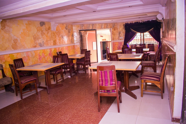 Food & Drinks 5, Maria Suites, Mushin
