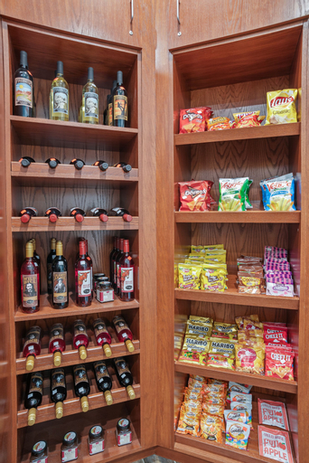 Food & Drinks 5, Elevation Inn & Suites, Trademark Collection by Wyndham, Pennington