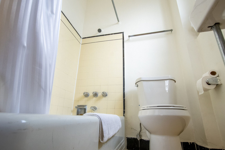 Bathroom 4, Stillwell Hotel, Los Angeles
