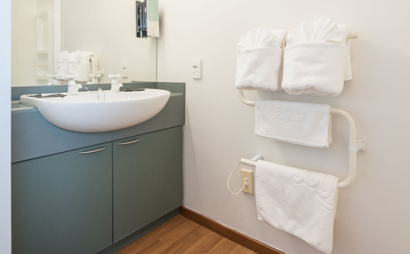 Bathroom 3, Central Park Motor Lodge, Christchurch