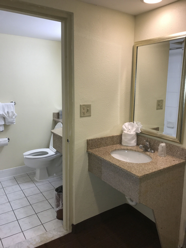 Bedroom 4, Hamden Hotel and Suites – Hamden New Haven, New Haven