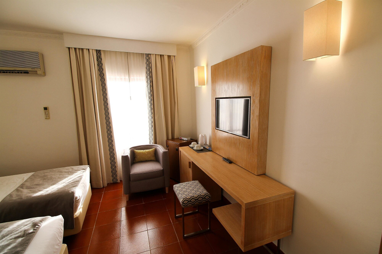 Bedroom 3, Best Western Hotel Dom Bernardo, Faro