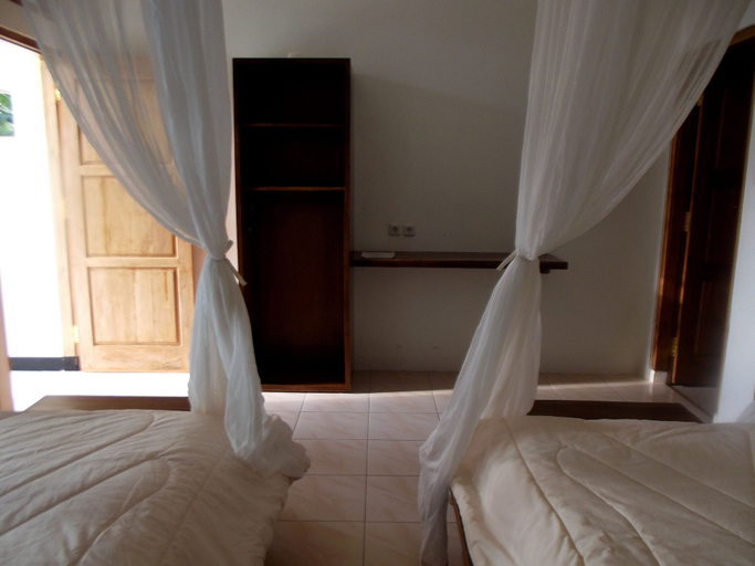 Bedroom 2, La Belle Etoile Hotel, Manggarai Barat