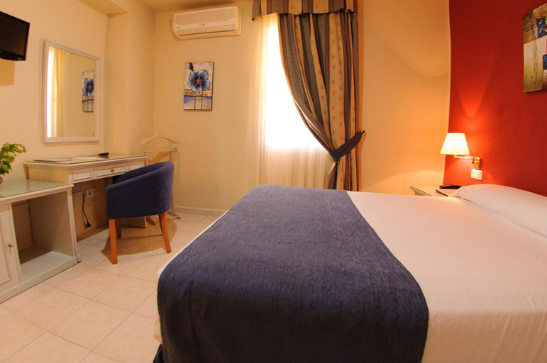 Bedroom 4, Hotel Dunas - Puerto, Cádiz
