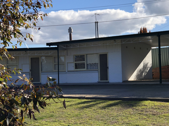 Exterior & Views 10