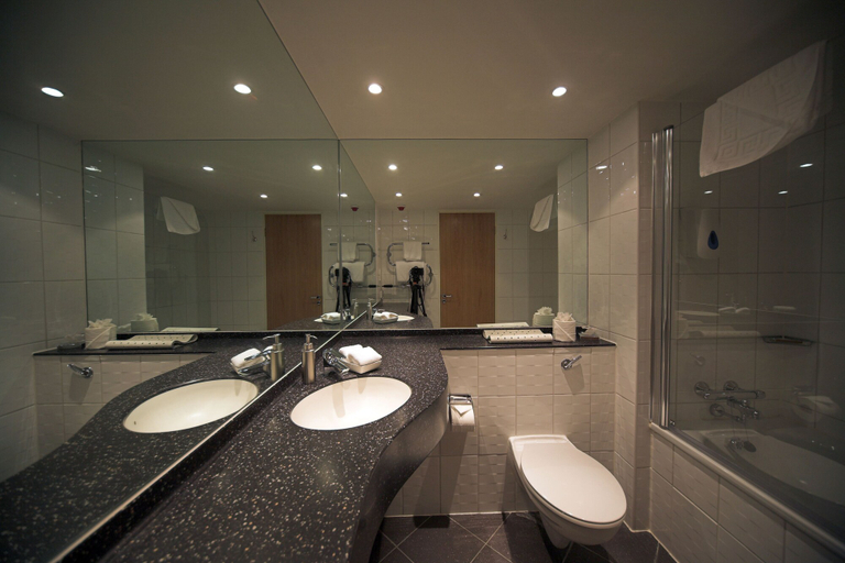 Bathroom 5, Greetham Valley Hotel, Rutland
