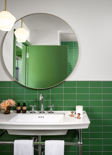 Bathroom 5, The Ruby Hotel, Williamson