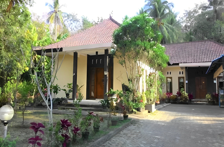 Exterior & Views 1, Shallom Homestay by Desa Wisata Blimbingsari, Jembrana