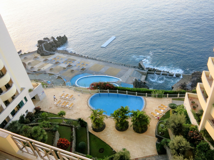 Superior Rentals in Madeira - Lido, Funchal