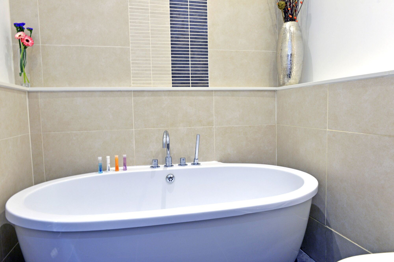 Bathroom, Gresham House 1-bed, East Sussex