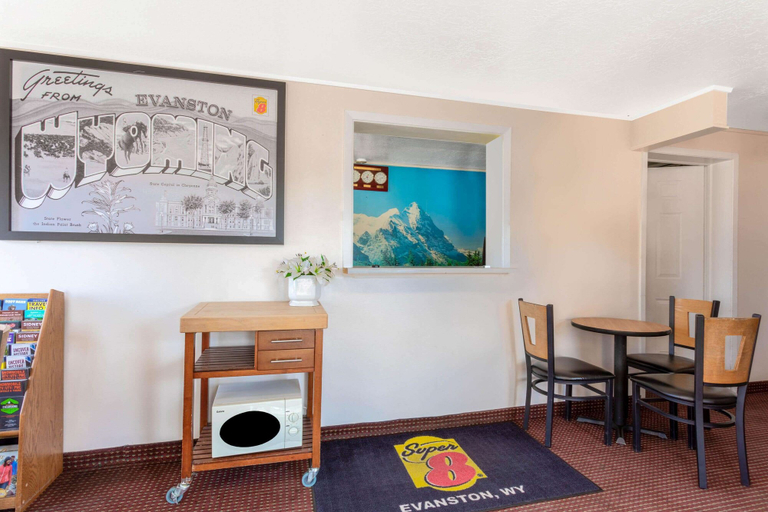 Others 5, Super 8 by Wyndham Evanston, Uinta