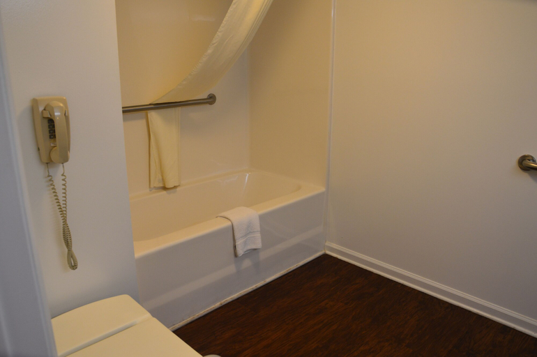 Bathroom 4, Super 8 by Wyndham Madison, Madison