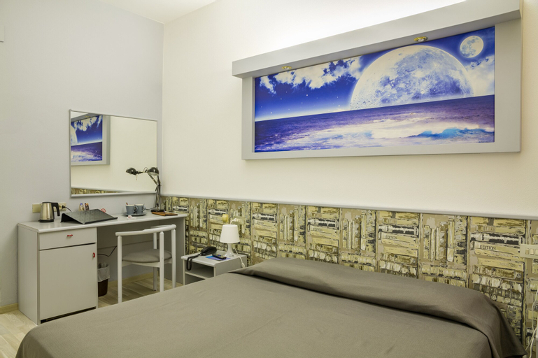 Bedroom 2, Hotel Italia, Pavia
