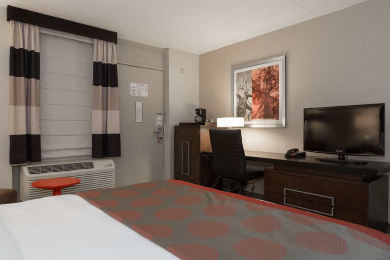 Bedroom 3, Ramada by Wyndham Boston, Boston