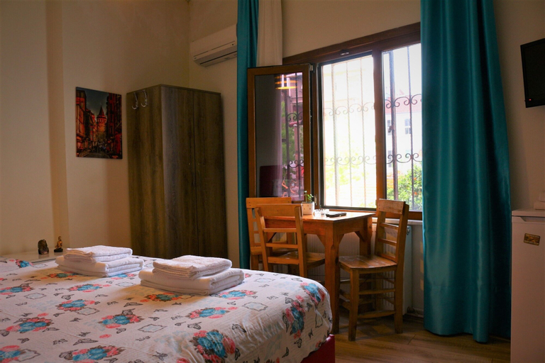 Bedroom 3, Halikarnas Butik Hotel, Adalar