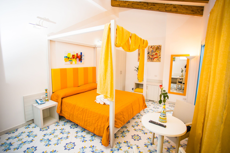 Bedroom 3, Oasi Fantasia, Napoli