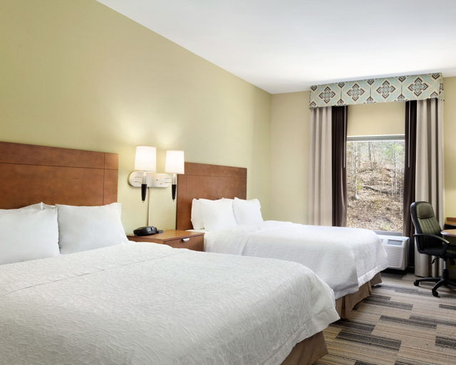 Bedroom 4, Hampton Inn & Suites Birmingham East Irondale, Jefferson