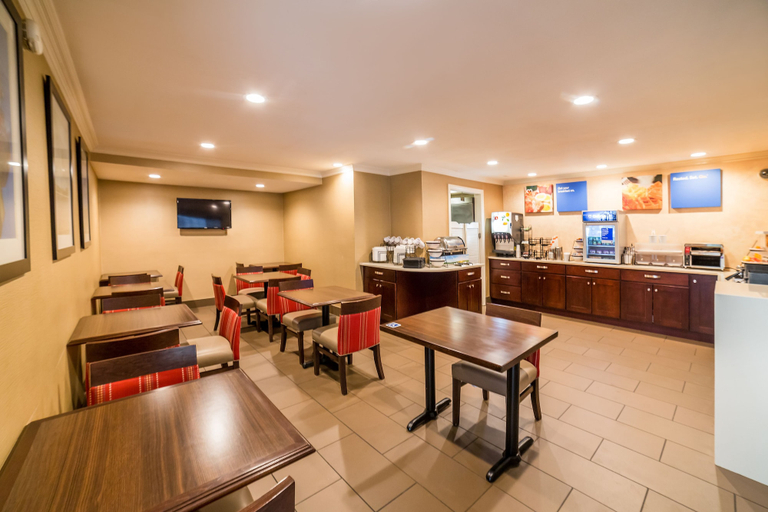 Food & Drinks 5, Comfort Inn Near Santa Monica Pier, Los Angeles