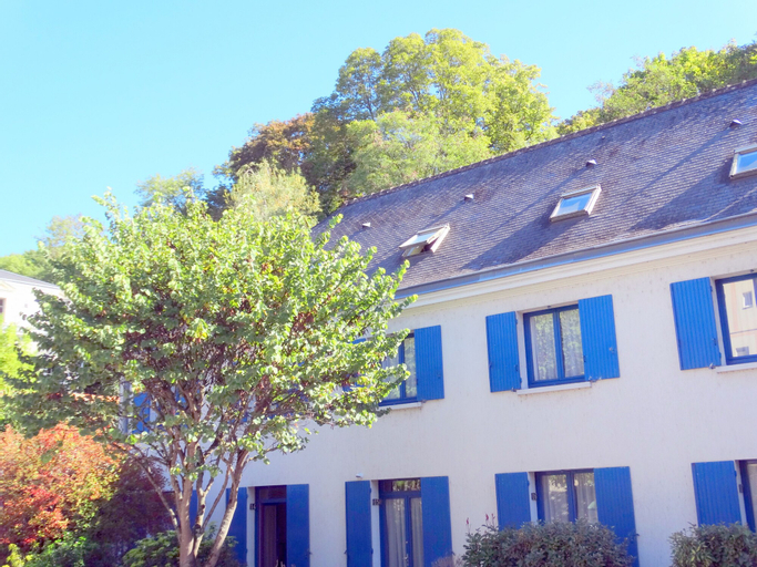 Exterior & Views 28