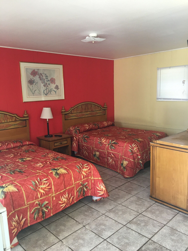 Bedroom 5, Shelton Motel, Cape May