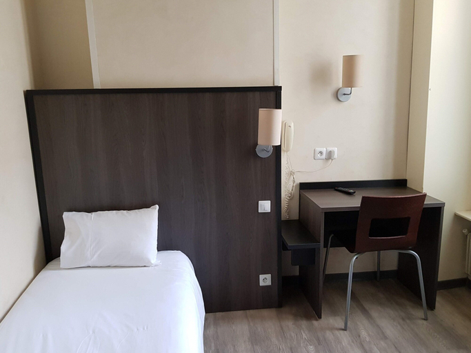 Bedroom 3, Hotel D'Anjou, Hauts-de-Seine