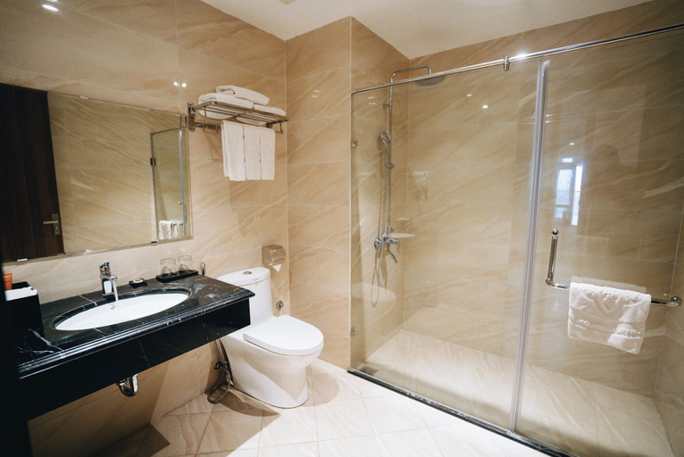 Bathroom 4, Manh Quan Luxury Hotel, Vĩnh Yên