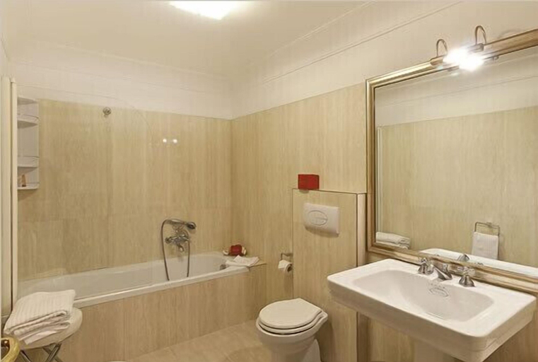 Bathroom 4, Antico Palazzo Rospigliosi, Rome