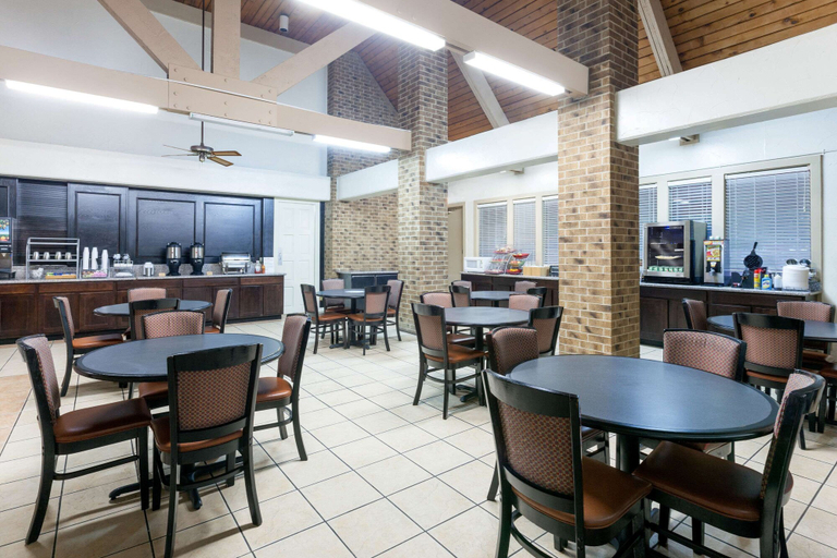 Food & Drinks 4, Hawthorn Extended Stay by Wyndham Richardson, Dallas