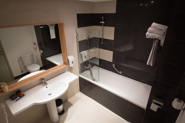Bathroom 4, Le Pietri Urban Hotel, Rabat