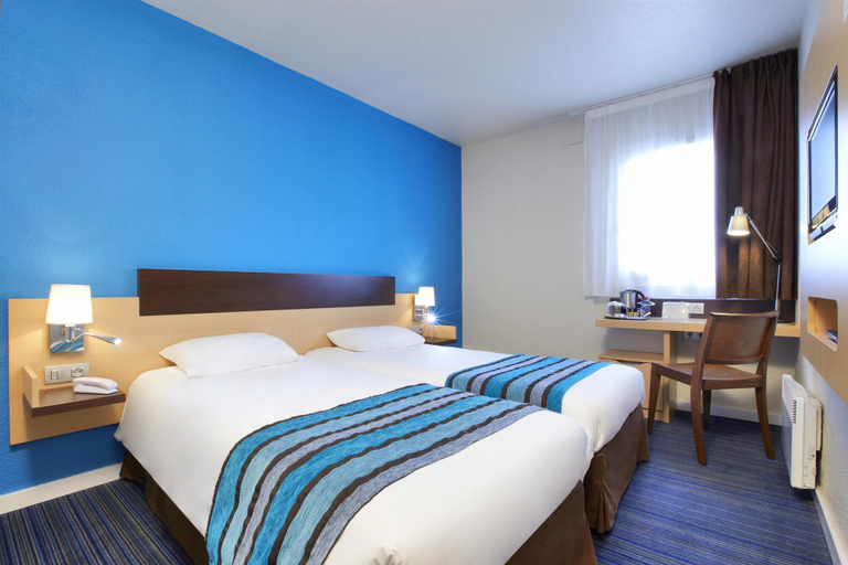 Bedroom 3, Kyriad Viry Chatillon, Essonne