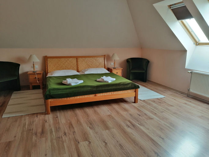 Bedroom 2, Józsi Bácsi Vendéglője és Szállodája, Szombathely