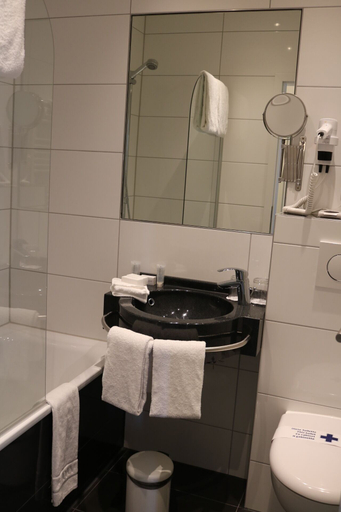 Bathroom 4, Hotel Asahi, Düsseldorf