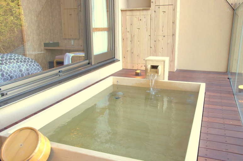 Bathroom 5, Takimotokan Yukinosato, Yōrō