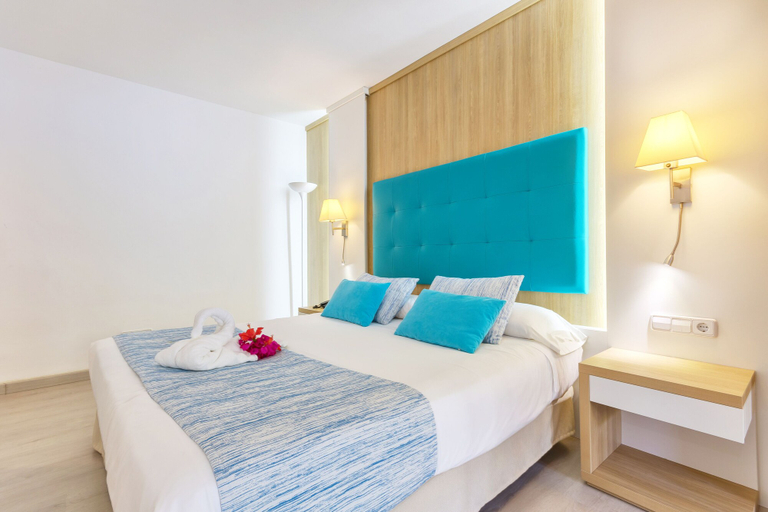 Bedroom 4, Bahia de Alcudia Hotel & Spa, Baleares