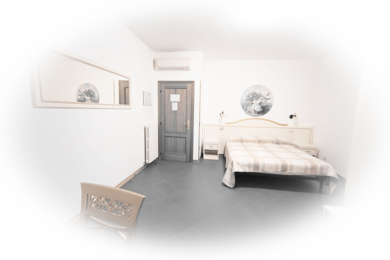 Bedroom 3, Hotel I Tigli Corinaldo Albergo Diffuso, Ancona