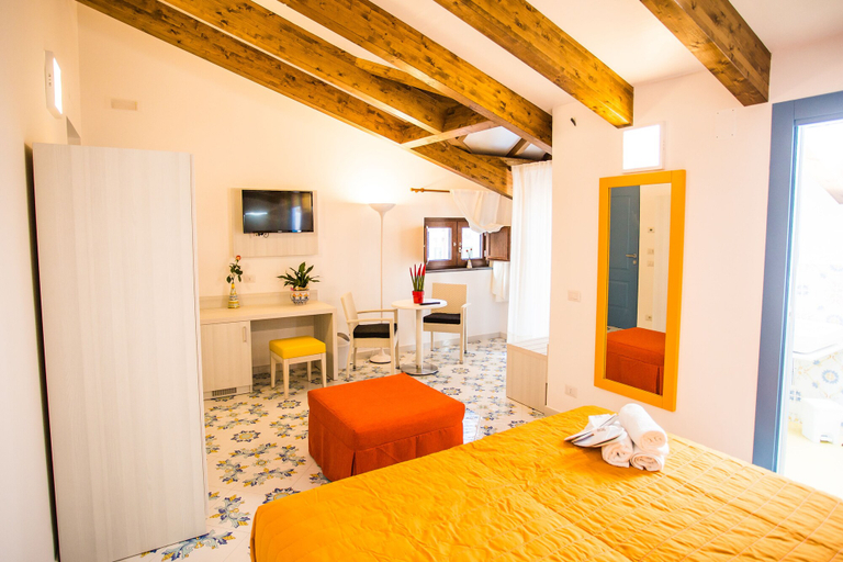 Bedroom 4, Oasi Fantasia, Napoli
