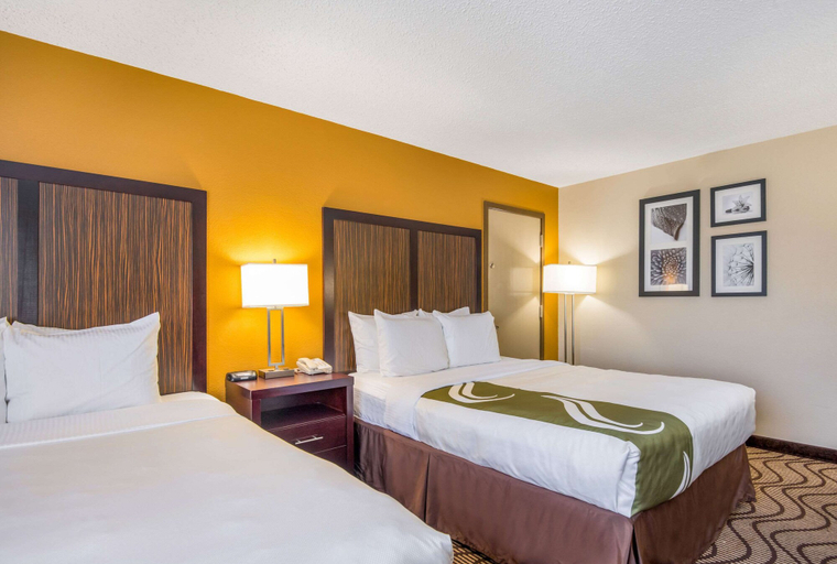 Bedroom 2, Quality Inn, Nolan